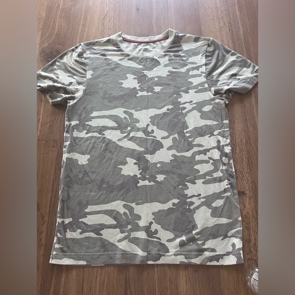 Medium RHONE t-shirt
